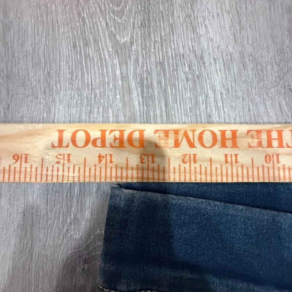 Signature Levi Strauss Gold Totally Shaping Pull‎ On Skinny Jeans Medium Wash 4M